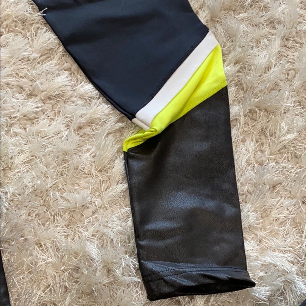 Workout in style! 🔥🔥 Matching bra + pants! - Picture 7 of 8